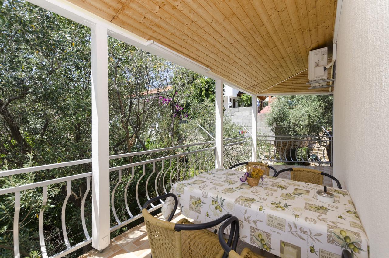 Apartments Dinko Gdinj 외부 사진