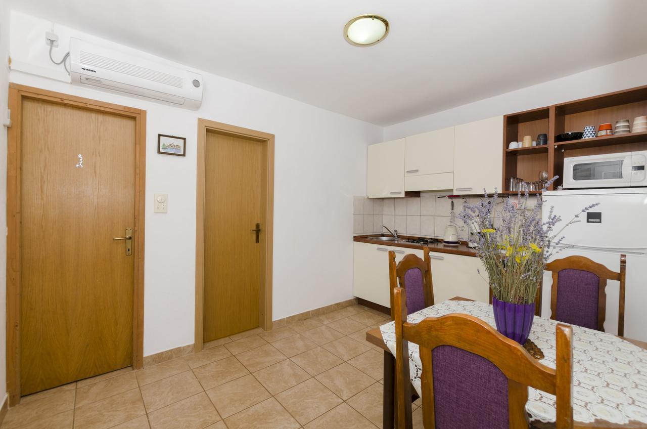 Apartments Dinko Gdinj 외부 사진